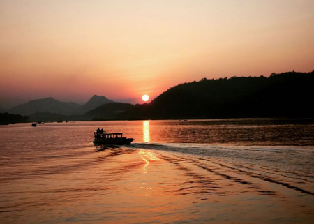 Monsoon Cruise Day Tour: Pak Ou