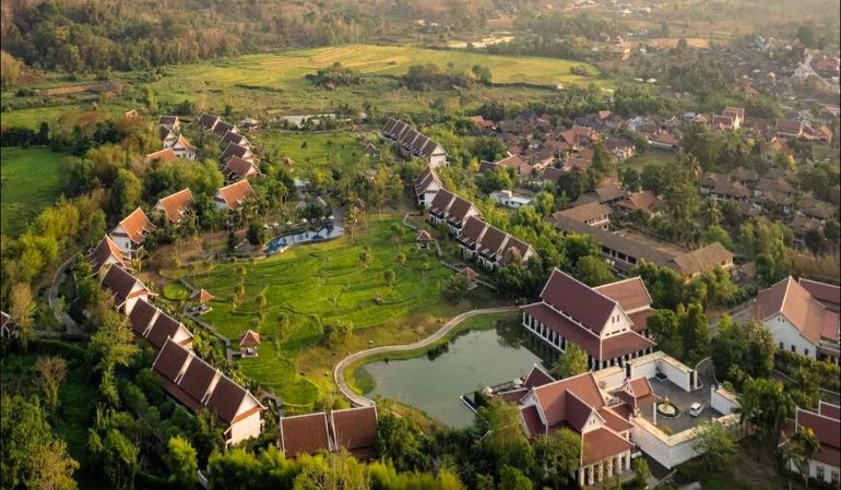 Resorts and homestays by river in Laos